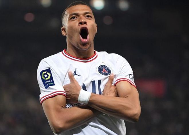 西甲第18轮开球时间：巴萨客战西班牙人1月4日凌晨4：00开打（西甲第18轮，巴萨客场挑战西班牙人，比赛定于1月4日凌晨4：00开球）