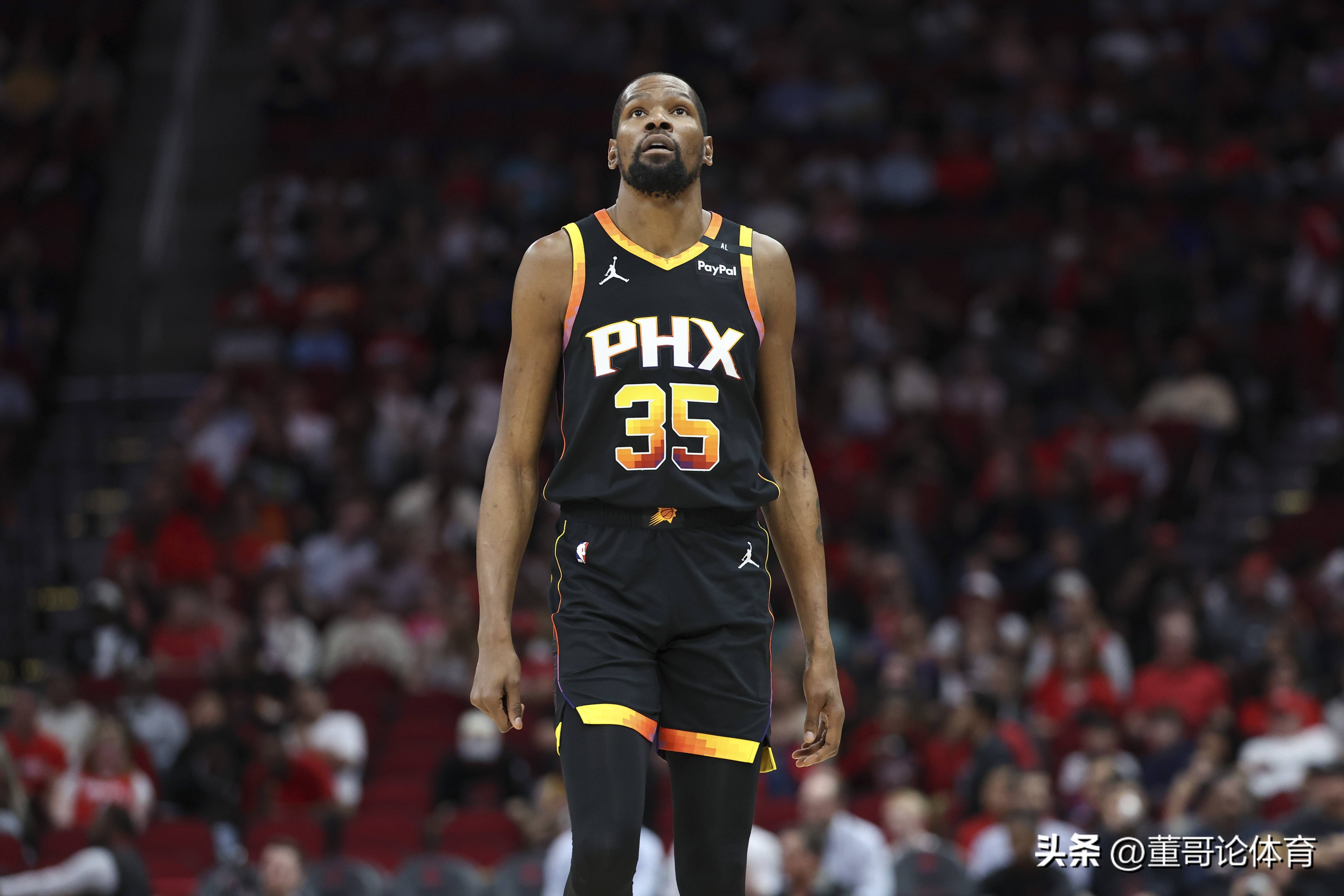 杜兰特关键三分点燃全场（杜兰特关键三分引爆全场）