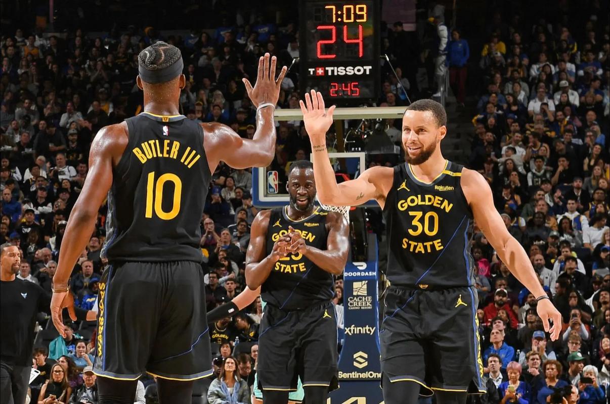 费尔斯成历史上最年轻达成5次单场20+的后卫（费尔斯刷新纪录：史上最年轻后卫完成5次单场20+）