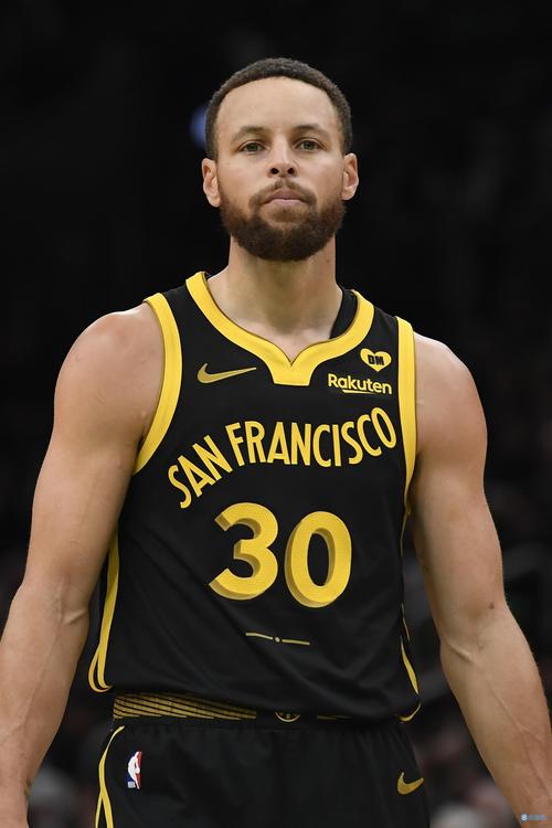 大四喜：姆巴佩vs奥林匹亚科斯个人集锦（姆巴佩四球秀：对阵奥林匹亚科斯个人高光集锦）